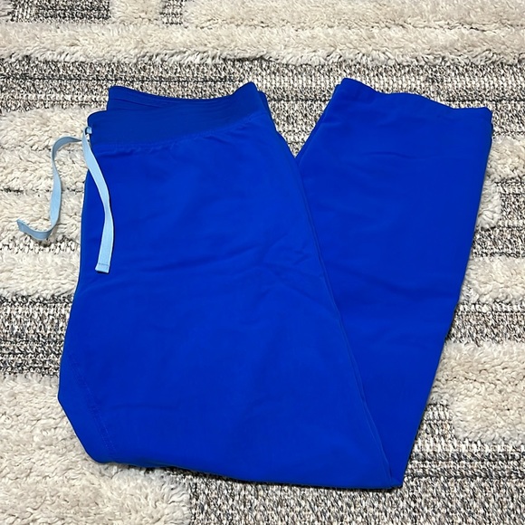 Figs Livingston Scrub Pants - Picture 2 of 3